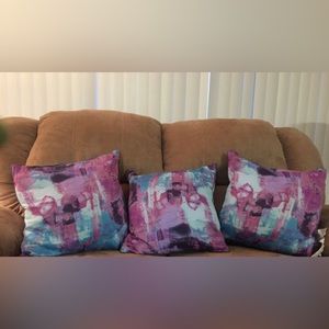 Like New 3 pillow cases